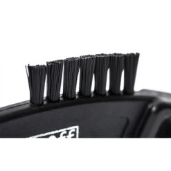 Muc-Off Claw Brush 11 Muc-Off Claw Brush -Scorpshoei Winkel muc off claw brush 2