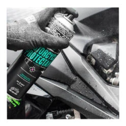 Muc-Off Motorcycle Protectant -Scorpshoei Winkel muc off motorcycle protectant 3